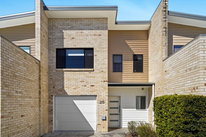 Photo - 25/18 Tian Crescent, Upper Coomera QLD 4209 - Image 2