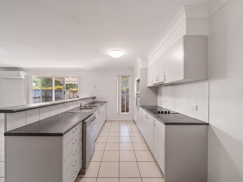 Photo - 2/52 Amity Drive, Rothwell QLD 4022 - Image 5