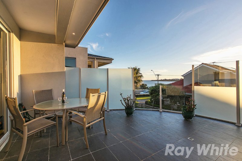 2/52 Beach Road, Mentone VIC 3194