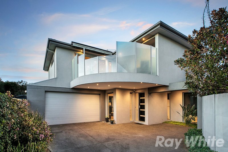 Photo - 2/52 Beach Road, Mentone VIC 3194 - Image 2