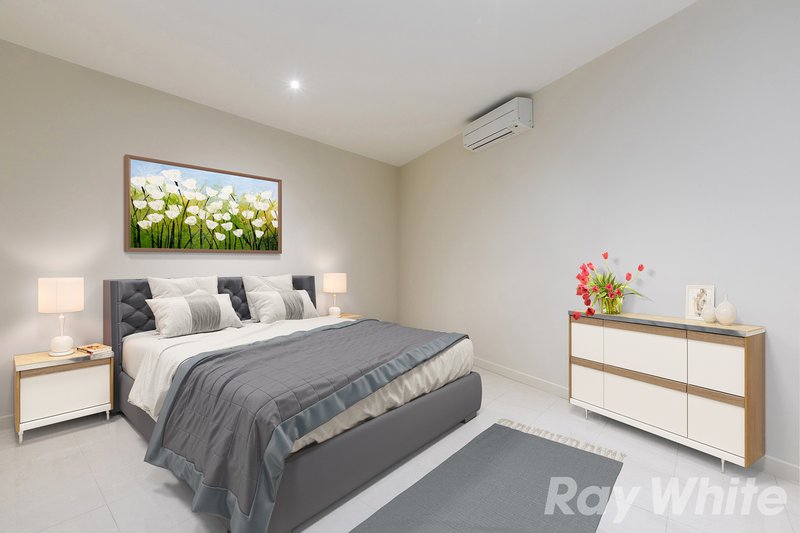 Photo - 2/52 Beach Road, Mentone VIC 3194 - Image 9