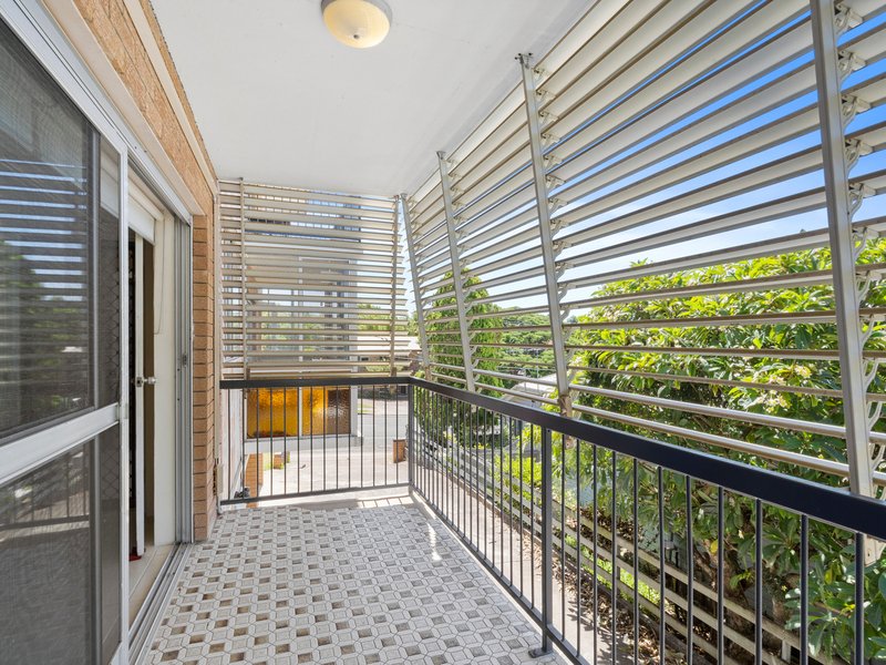 Photo - 2/52 Berrima Street, Wynnum QLD 4178 - Image 3