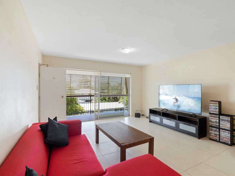 Photo - 2/52 Berrima Street, Wynnum QLD 4178 - Image 4