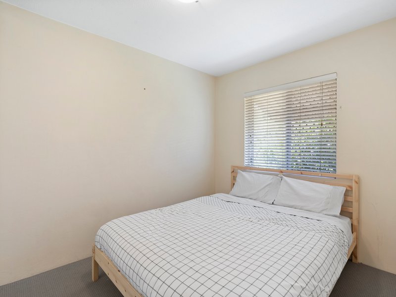 Photo - 2/52 Berrima Street, Wynnum QLD 4178 - Image 8