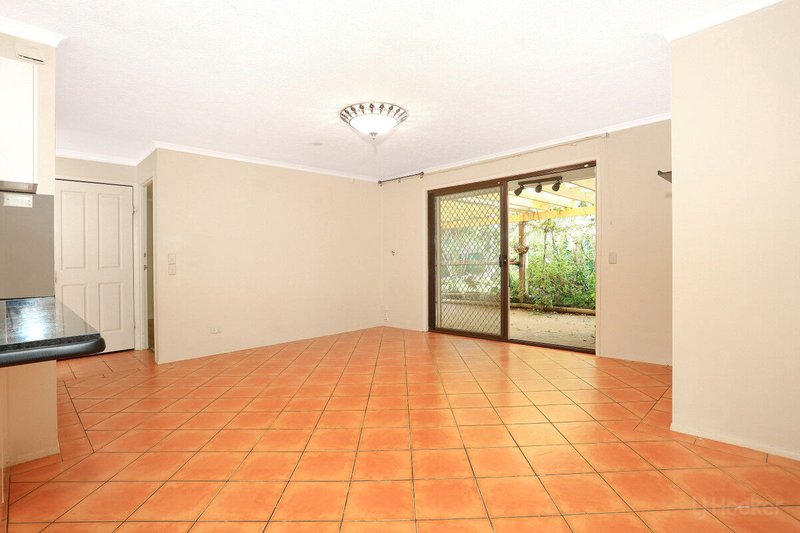 Photo - 2/52 Botanical Drive, Labrador QLD 4215 - Image 11