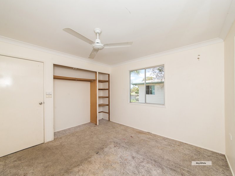 Photo - 252 Carlton Street, Kawana QLD 4701 - Image 5