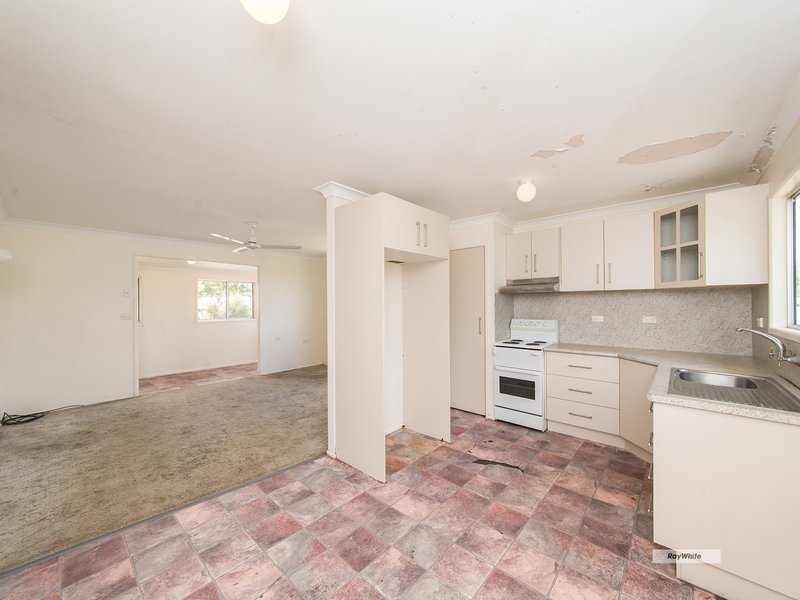 Photo - 252 Carlton Street, Kawana QLD 4701 - Image 7