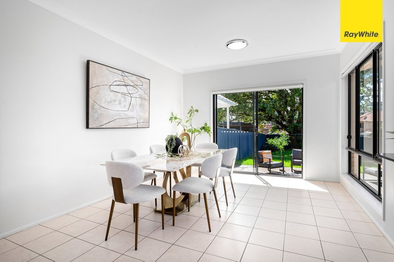 Photo - 2/52 David Avenue, North Ryde NSW 2113 - Image 3