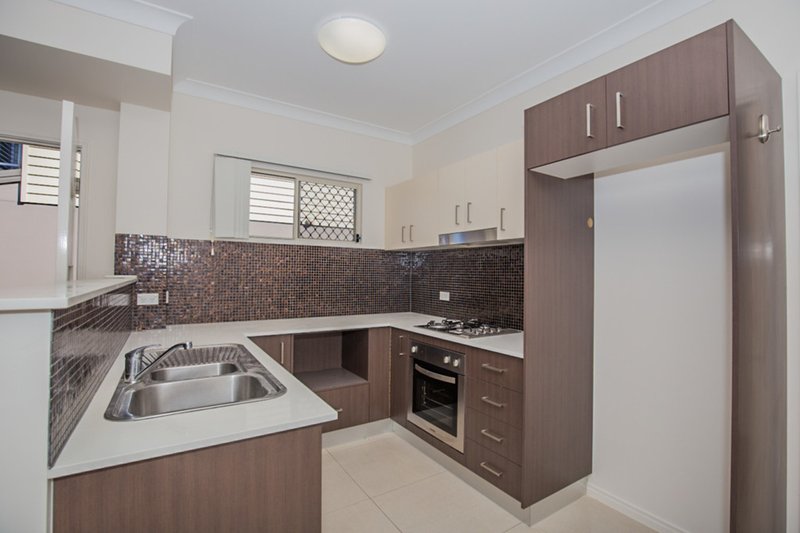 Photo - 2/52 Helles Street, Moorooka QLD 4105 - Image 2