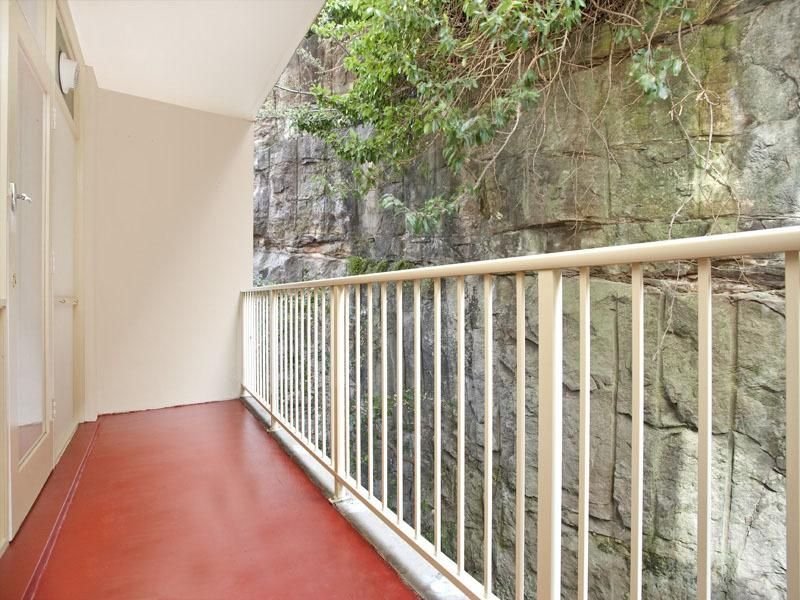 Photo - 2/52 High Street, North Sydney NSW 2060 - Image 3