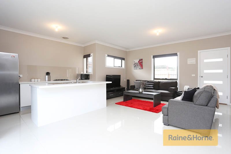 Photo - 2/52 Jacana Avenue, Broadmeadows VIC 3047 - Image 4