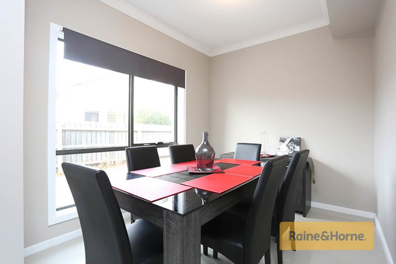 Photo - 2/52 Jacana Avenue, Broadmeadows VIC 3047 - Image 5