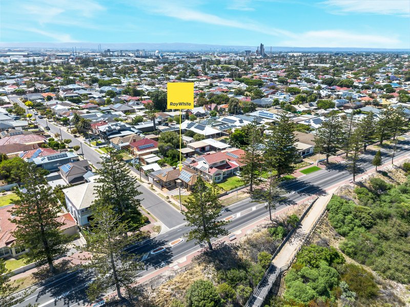 Photo - 252 Lady Gowrie Drive, Largs North SA 5016 - Image 25