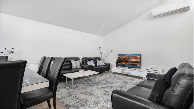 Photo - 2/52 Meredith Street, Broadmeadows VIC 3047 - Image 5