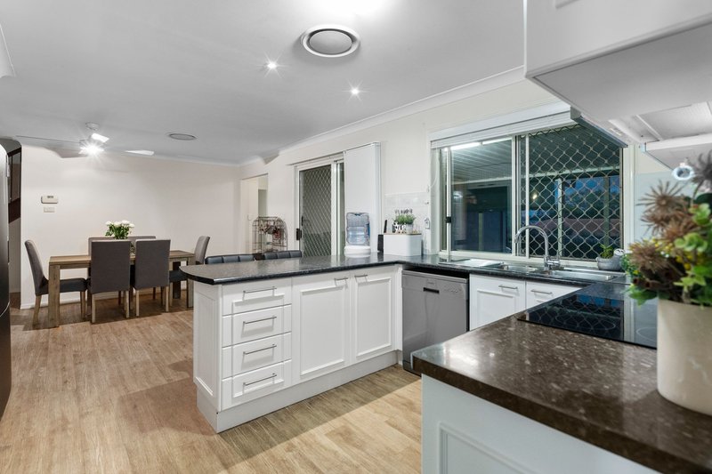 Photo - 252 Mount Warren Boulevard, Mount Warren Park QLD 4207 - Image 10