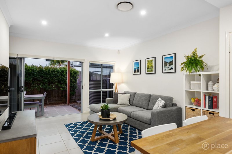 Photo - 2/52 New Ivo Street, Nundah QLD 4012 - Image 2