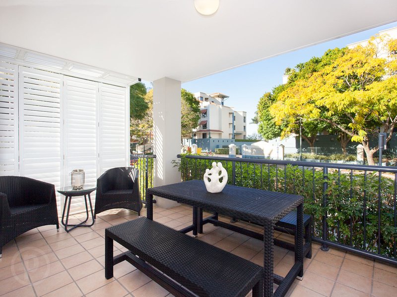 Photo - 2/52 Newstead Terrace, Newstead QLD 4006 - Image 5