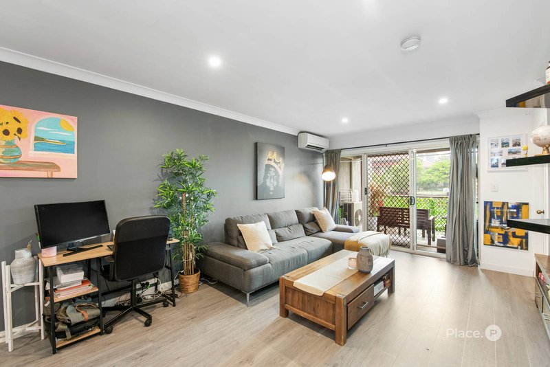 Photo - 2/52 Pashen Street, Morningside QLD 4170 - Image 3