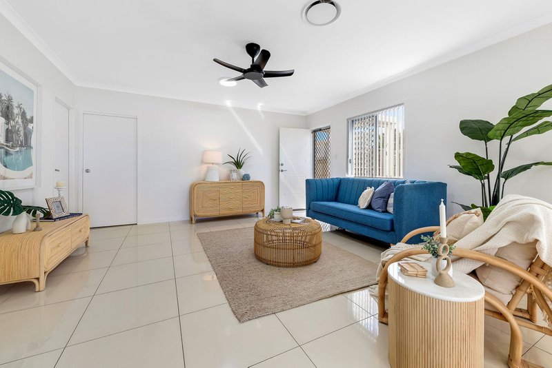 Photo - 25/2 Photinia Crescent, Mountain Creek QLD 4557 - Image 4