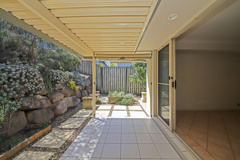 Photo - 2/52 Riverwood Drive, Ashmore QLD 4214 - Image 2