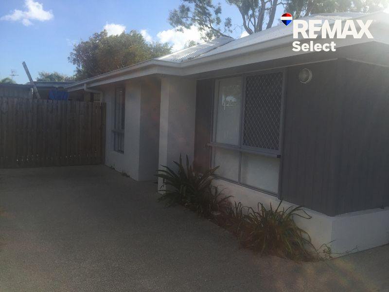 Photo - 2/52 Superior Boulevard, Andergrove QLD 4740 - Image 2