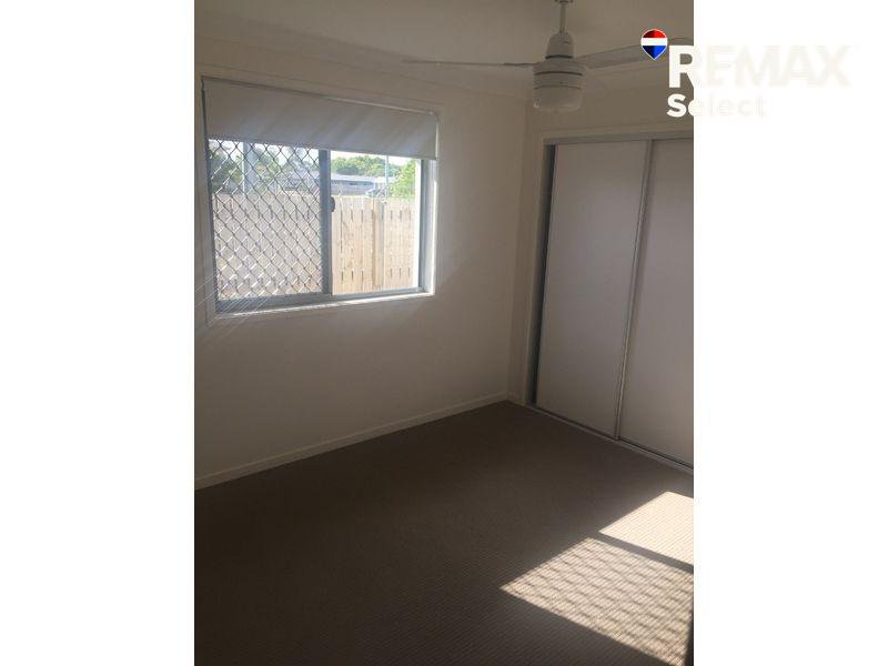 Photo - 2/52 Superior Boulevard, Andergrove QLD 4740 - Image 4