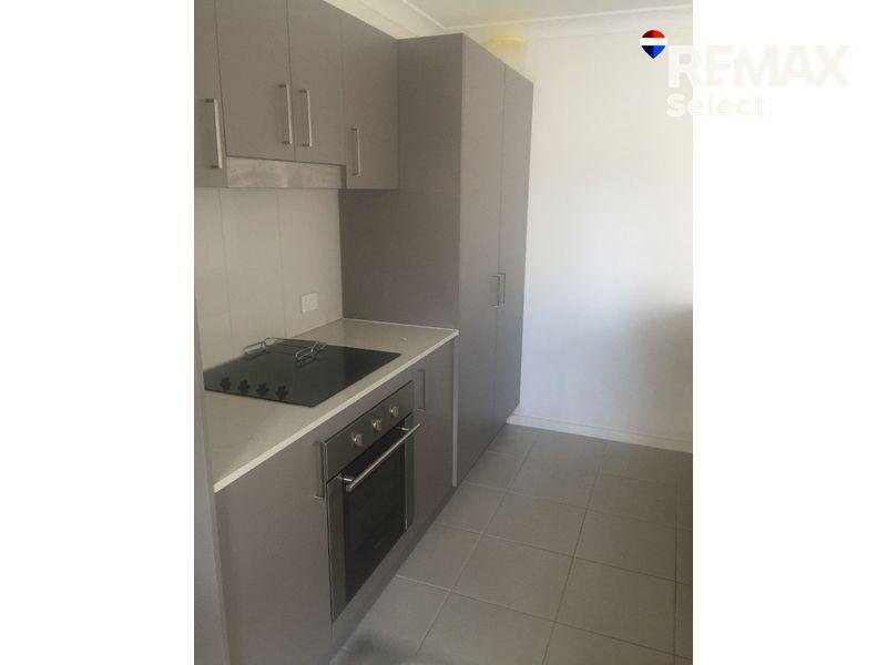 Photo - 2/52 Superior Boulevard, Andergrove QLD 4740 - Image 5