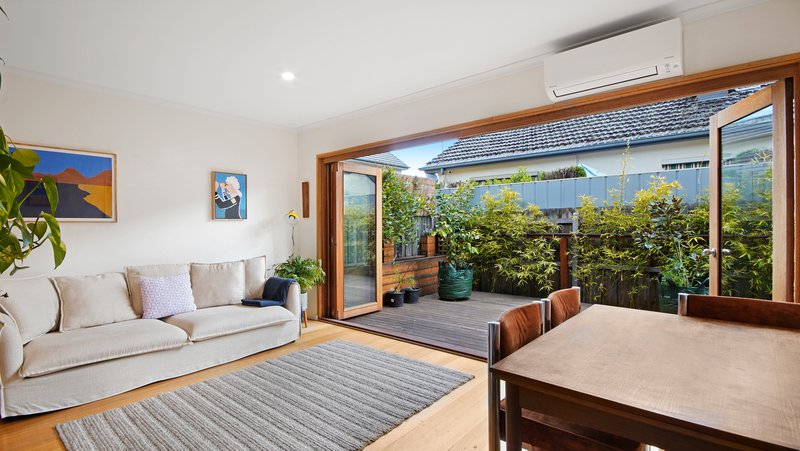 2/52 The Grove, Coburg VIC 3058