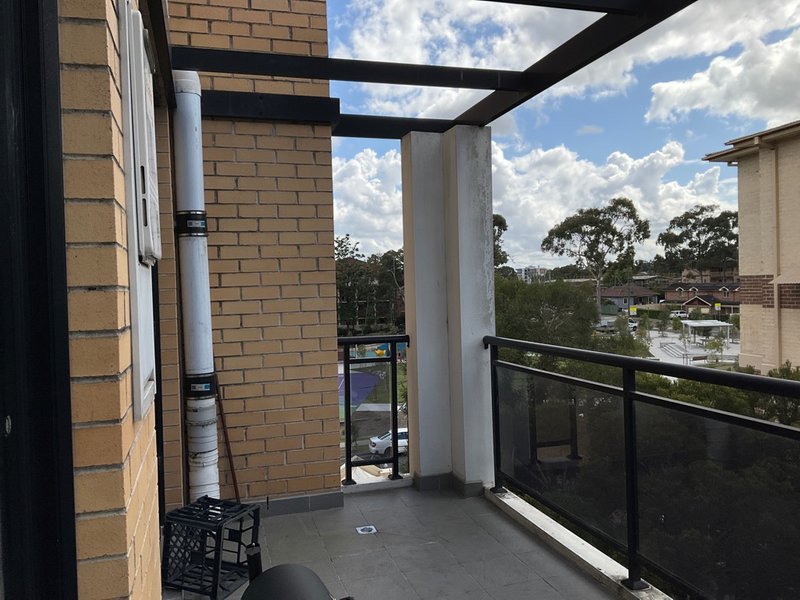 Photo - 25/20-22 Fourth Avenue, Blacktown NSW 2148 - Image 5