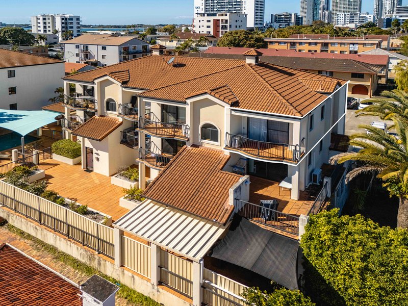 Photo - 25/217-219 Scarborough Street, Southport QLD 4215 - Image 1