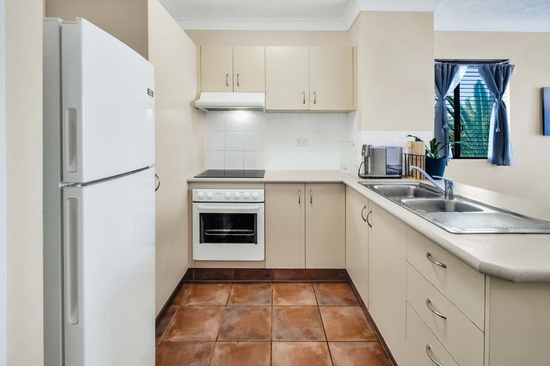 Photo - 25/217-219 Scarborough Street, Southport QLD 4215 - Image 5