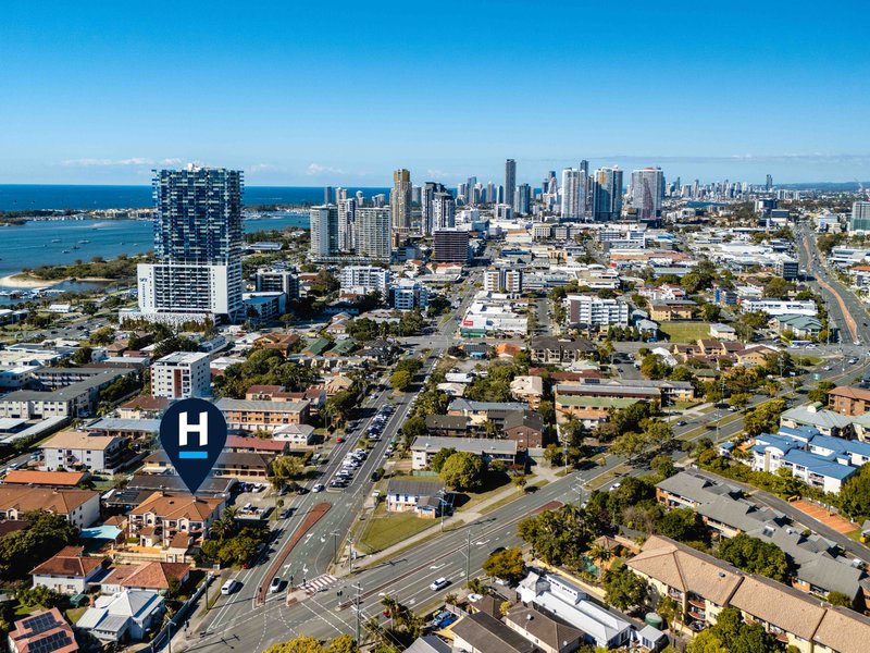 Photo - 25/217-219 Scarborough Street, Southport QLD 4215 - Image 11