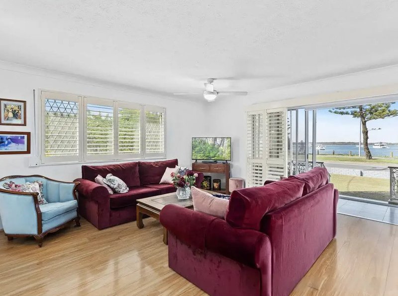 Photo - 2/526 Marine Parade, Biggera Waters QLD 4216 - Image 4