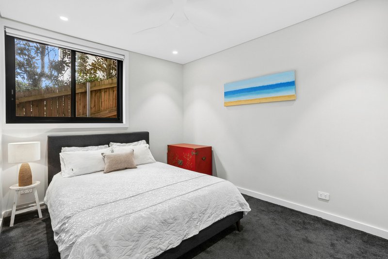 Photo - 2/52a Queenscliff Road, Queenscliff NSW 2096 - Image 3