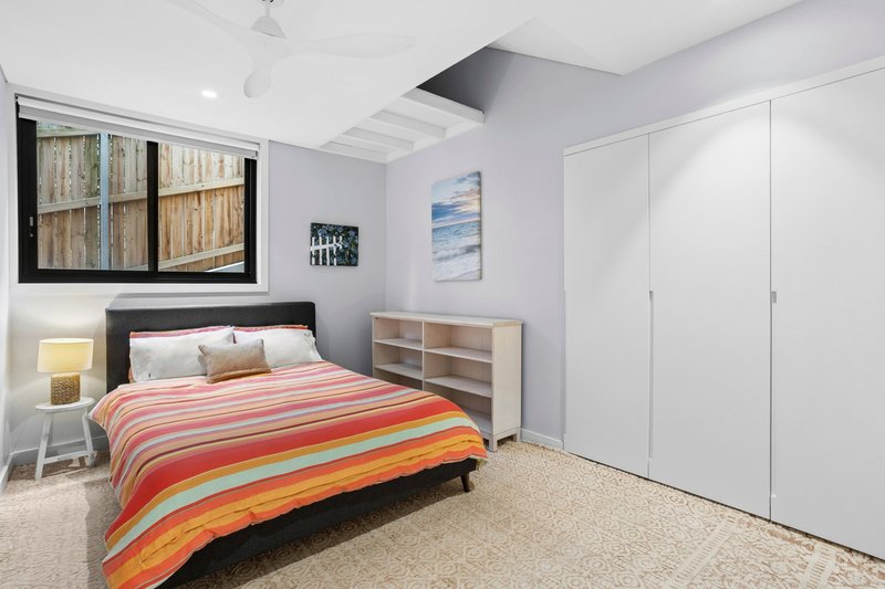 Photo - 2/52a Queenscliff Road, Queenscliff NSW 2096 - Image 4