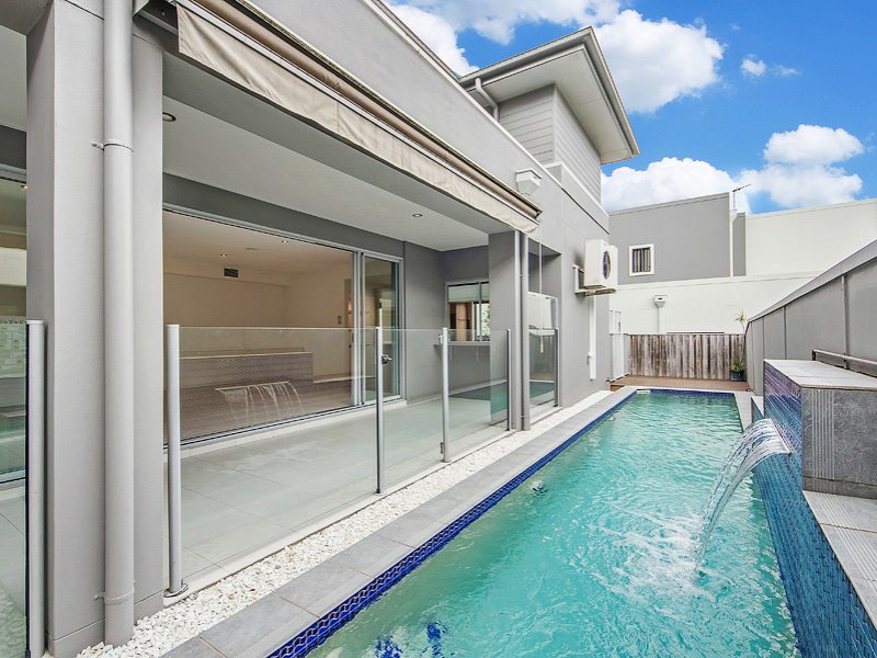 Photo - 2/53 Azzurra Drive, Varsity Lakes QLD 4227 - Image 2