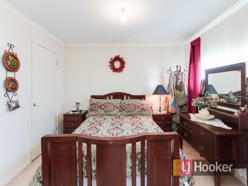 Photo - 2/53 Bowen Street, Cranbourne VIC 3977 - Image 6