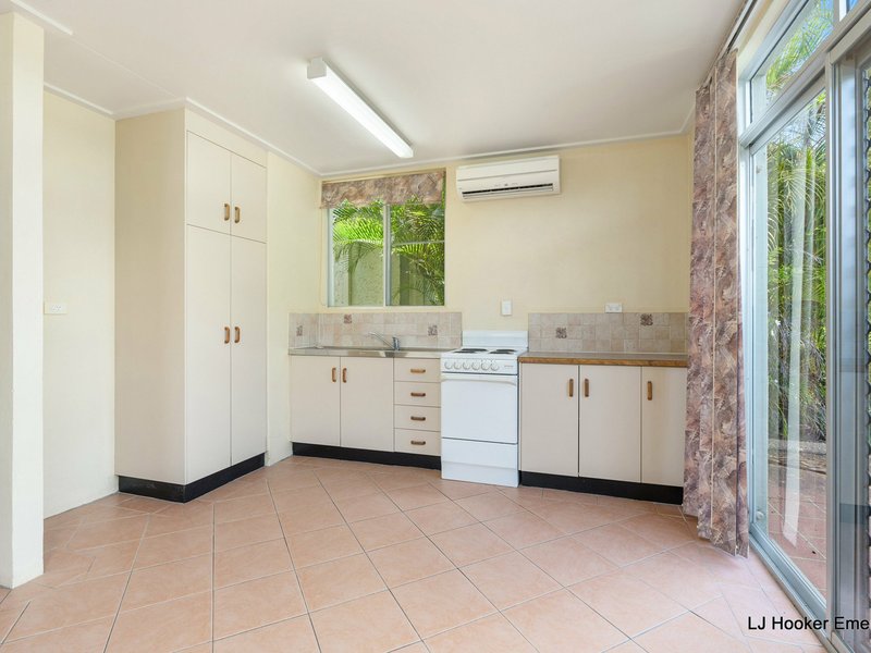 Photo - 2/53 Dundas Street, Emerald QLD 4720 - Image 11