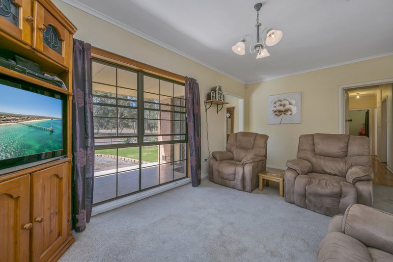 Photo - 253 Hogarth Road, Elizabeth Grove SA 5112 - Image 2