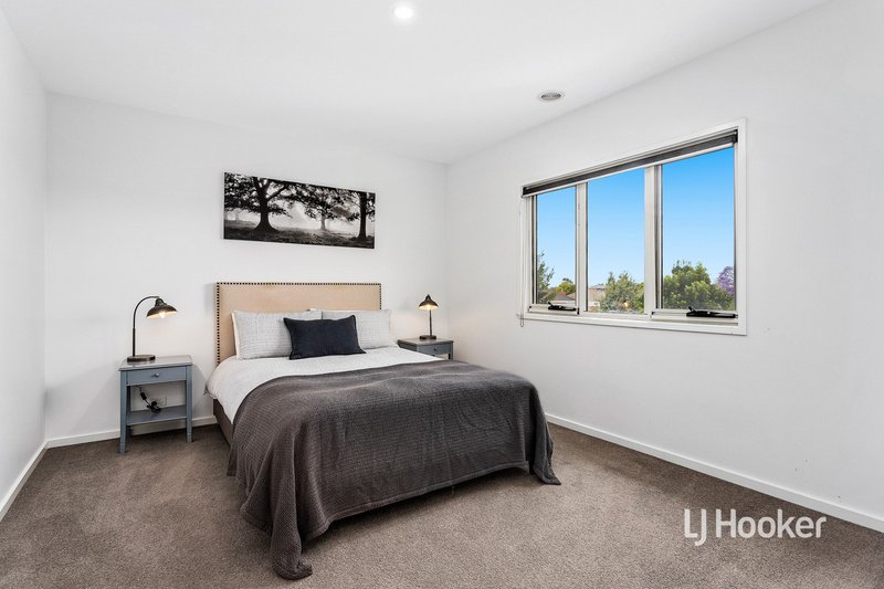 Photo - 2/53 Margaret Street, Werribee VIC 3030 - Image 9