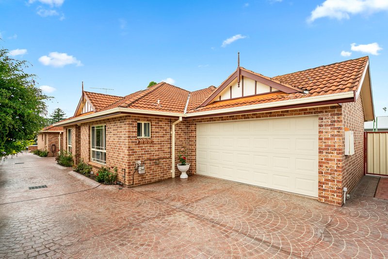 2/53 Ogilvy Street, Peakhurst NSW 2210