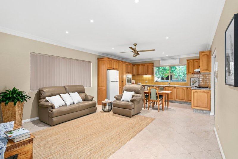 Photo - 2/53 Ogilvy Street, Peakhurst NSW 2210 - Image 3