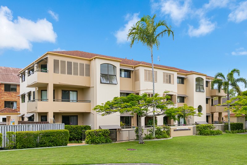 2/53 Stapylton Street, Coolangatta QLD 4225