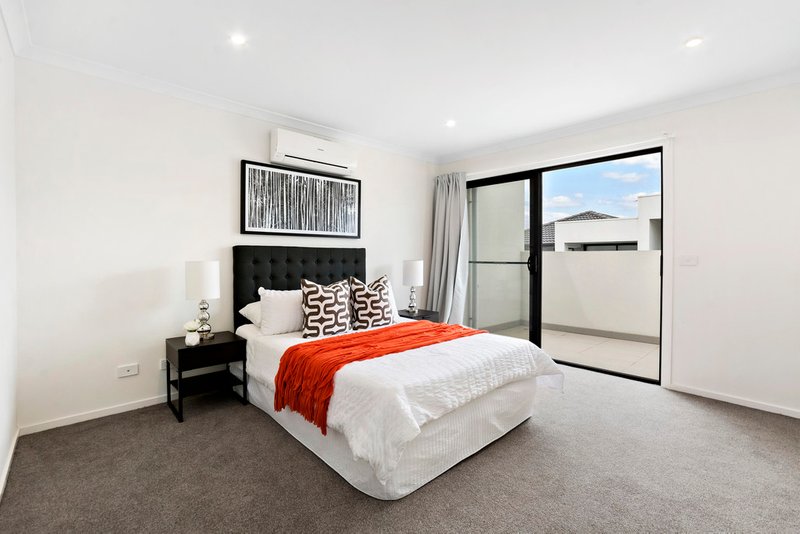 Photo - 25/32 Adrian Street, Chadstone VIC 3148 - Image 5