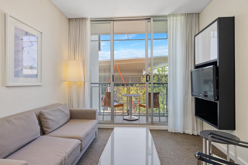 Photo - 25/33 Mounts Bay Road, Perth WA 6000 - Image 3