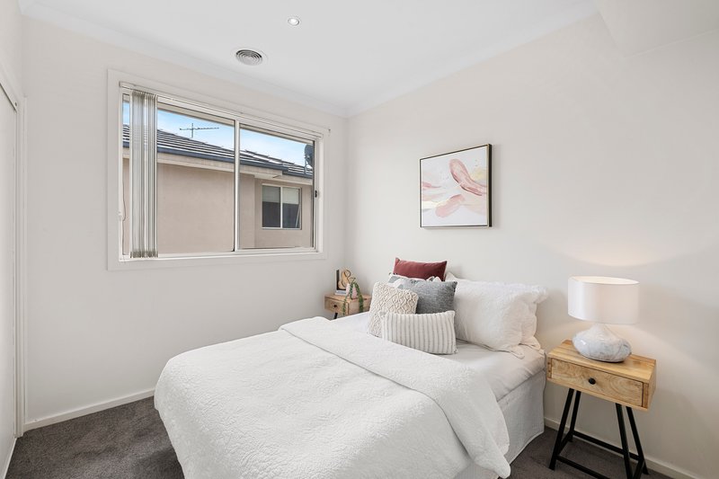 Photo - 2/533 Springvale Road, Glen Waverley VIC 3150 - Image 5