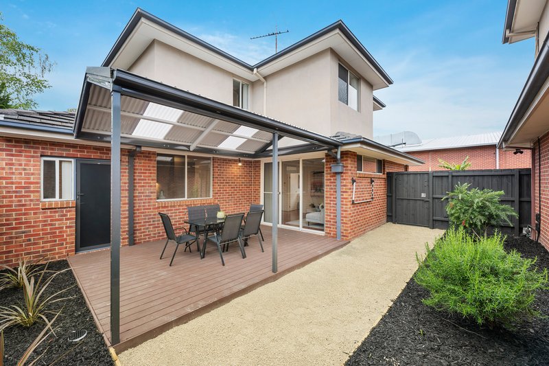 Photo - 2/533 Springvale Road, Glen Waverley VIC 3150 - Image 8