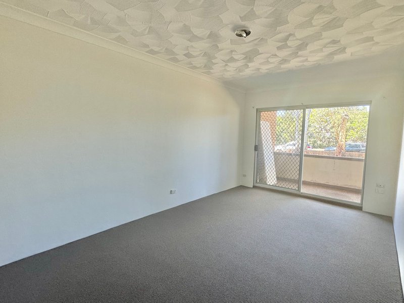 Photo - 2/54-55 Park Avenue, Kingswood NSW 2747 - Image 2