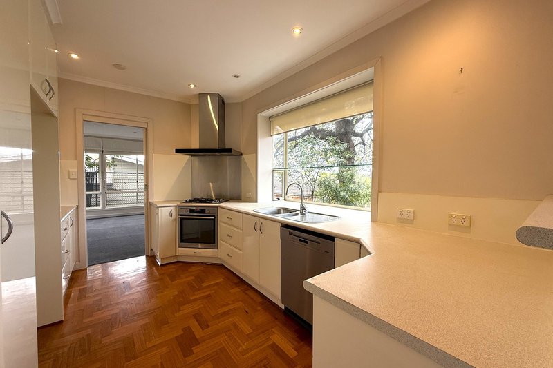 Photo - 2/54 Balwyn Road, Balwyn VIC 3103 - Image 3