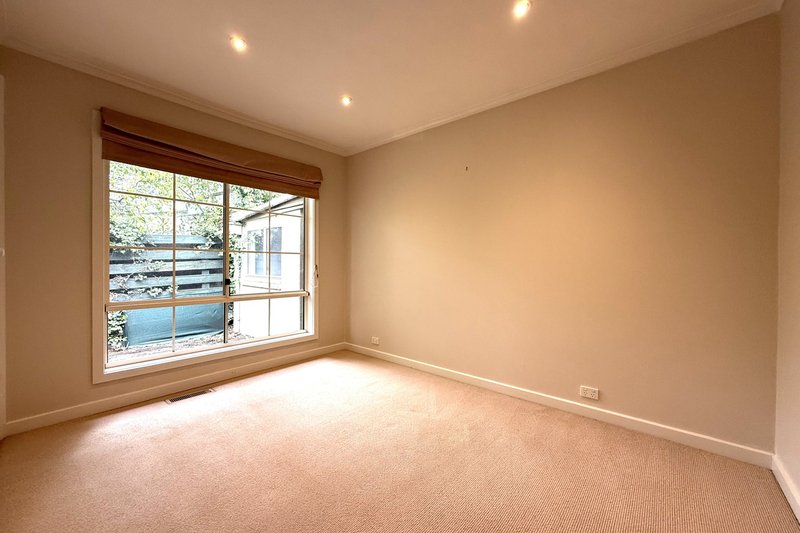 Photo - 2/54 Balwyn Road, Balwyn VIC 3103 - Image 11